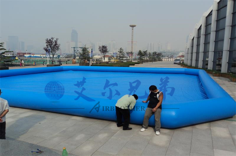 大型充气游泳池