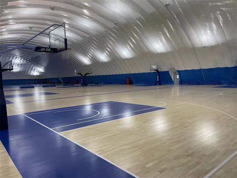 冬天太冷，气膜室内篮球馆成为了一波小热潮